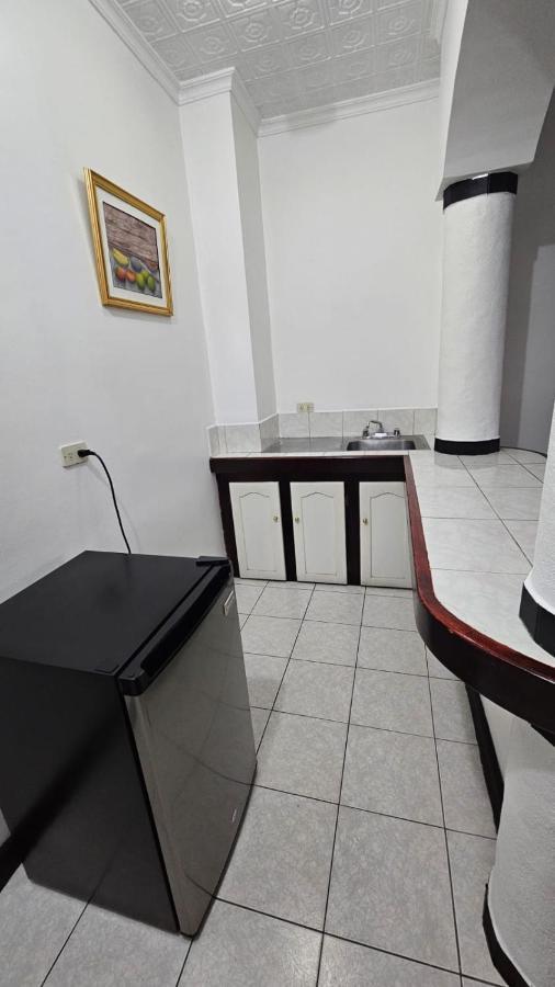 Hotel Valladolid Heredia Bagian luar foto